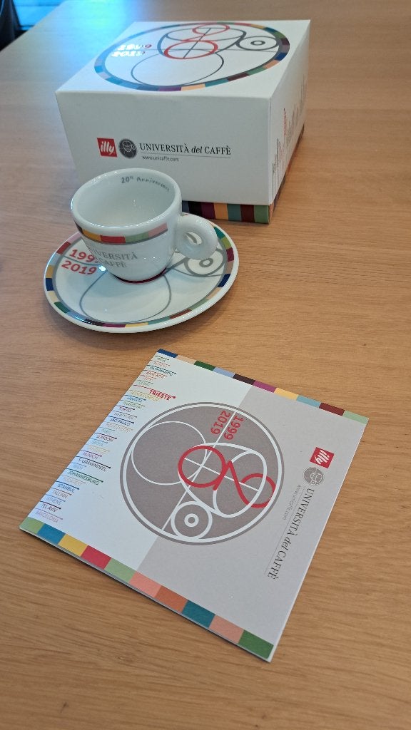 illy espresso tas 10 jaar Universiteit illy, Collections, Enlèvement ou Envoi, Neuf, Porcelaine, Tasse et/ou soucoupe