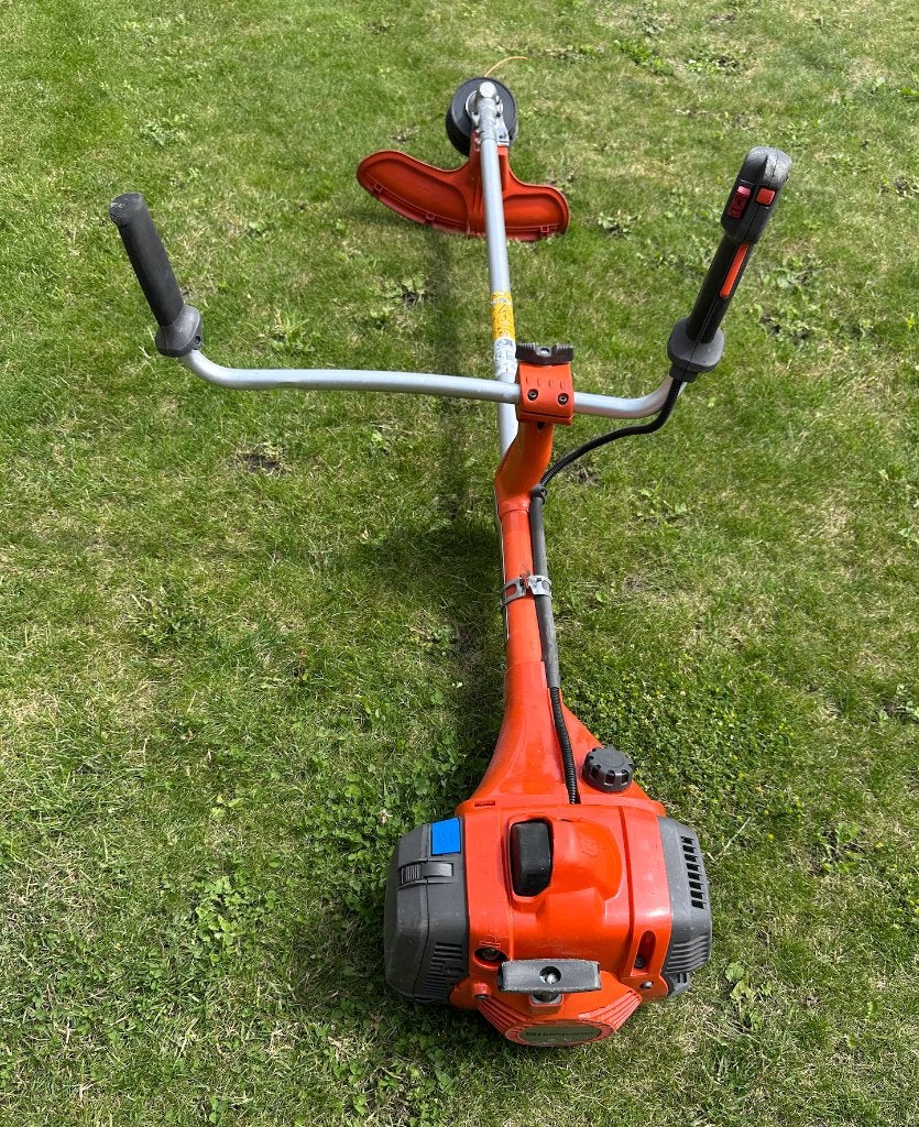 Professionele Husqvarna Bosmaaier te koop., Ophalen, Zo goed als nieuw, Benzine, Husqvarna