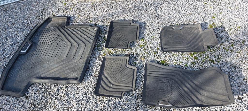 Tapis caoutchouc bmw, Enlèvement