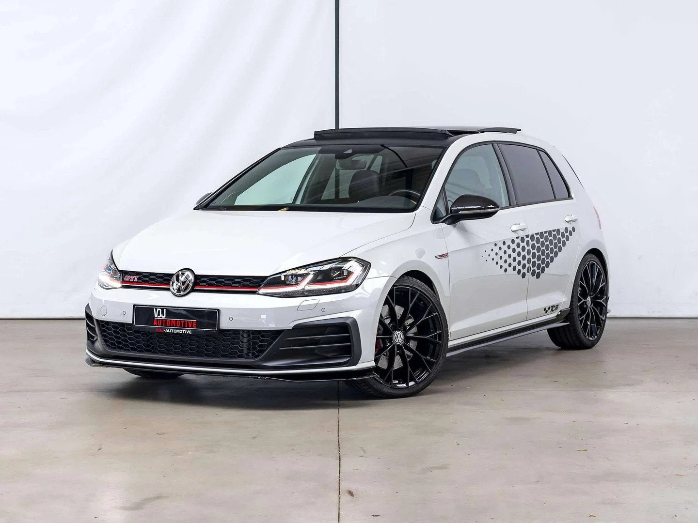 Volkswagen Golf GTI TCR|VOORKANT PPF BESCHERMD|AKRAPOVIC|PAN, Auto's, Automaat, Gebruikt, 4 cilinders, 1984 cc