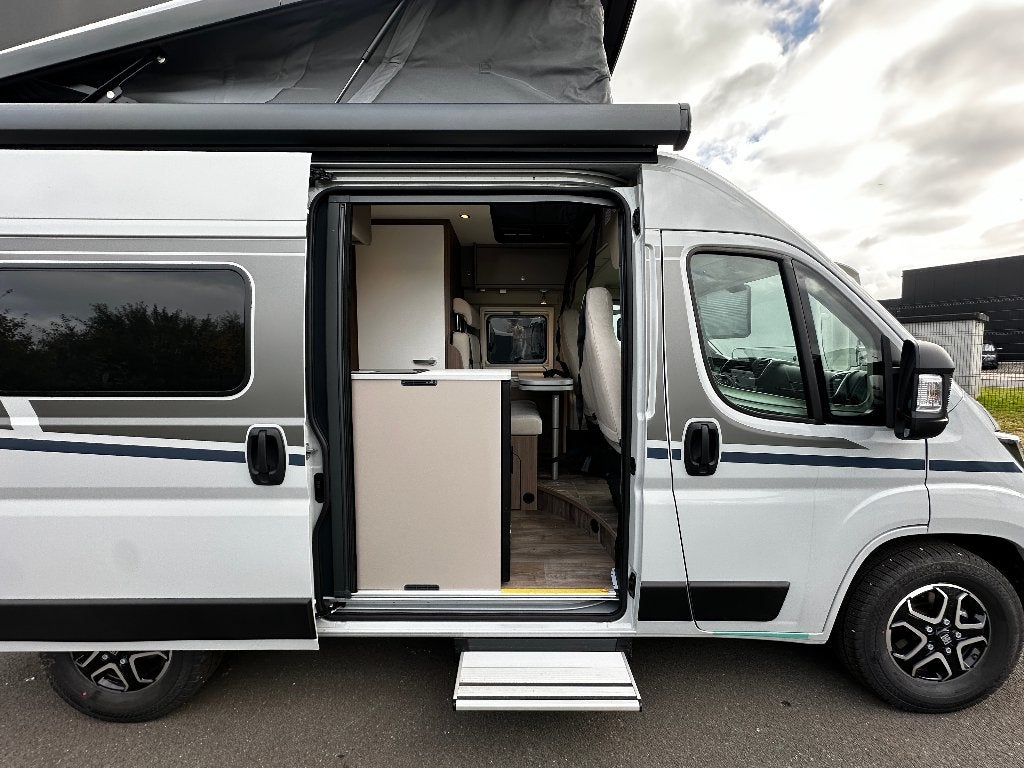 Carado Hymer CV 540 Pro AUTOMAAT slechts 5m40 NIEUW, Caravans en Kamperen, Automaat, Buscamper of Camperbus, Ringverwarming, Fiat