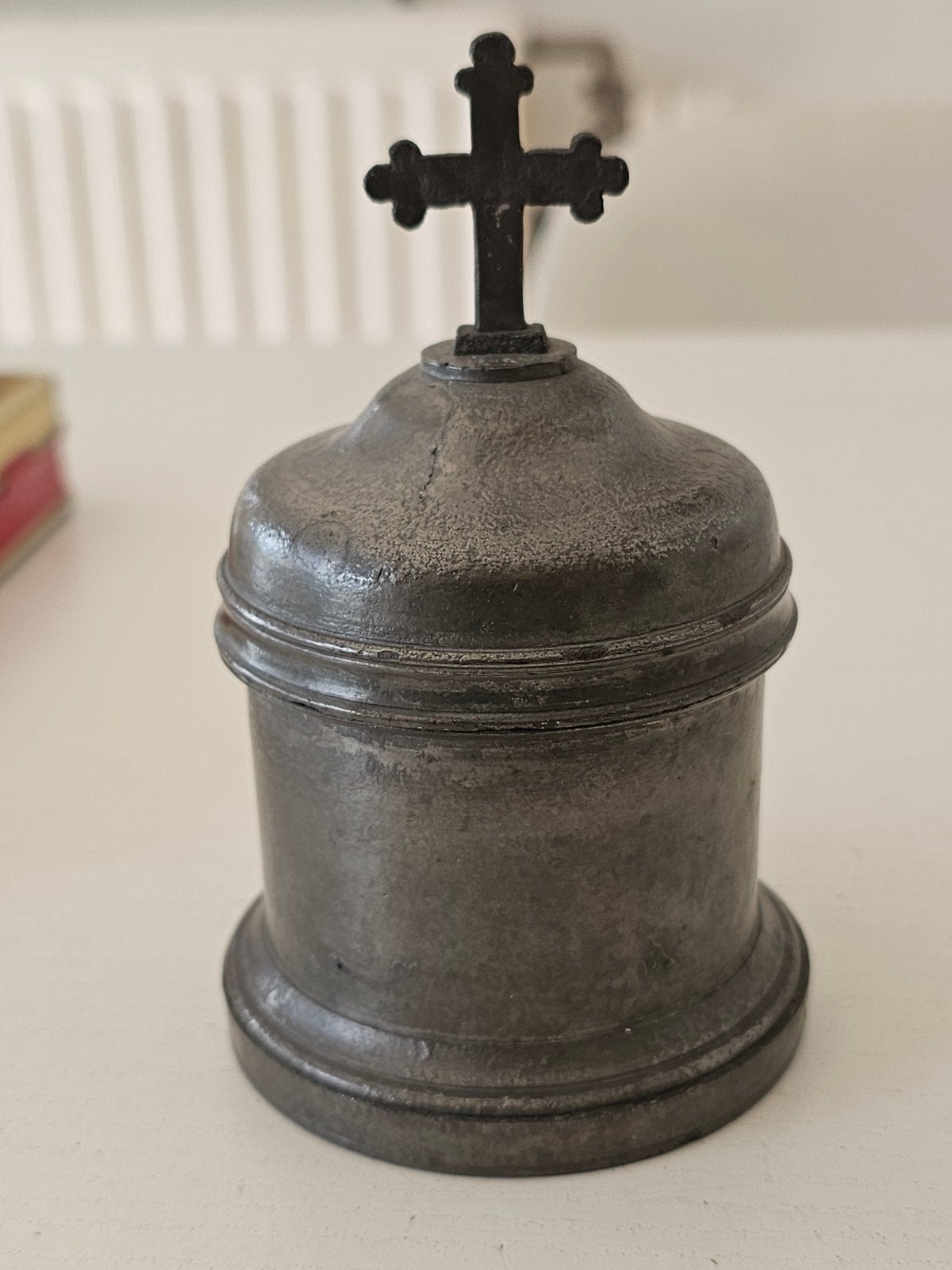 baril à huile antique ou boîte reliquaire, Enlèvement ou Envoi