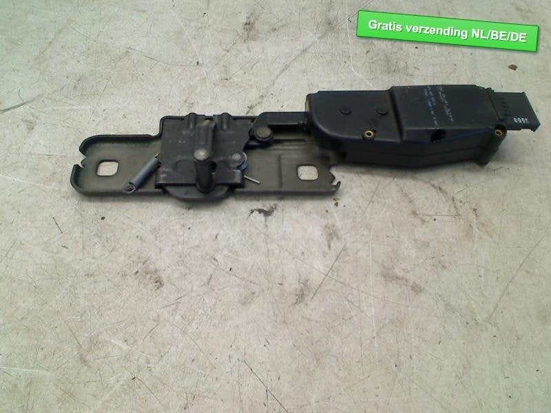 ACHTERKLEPSLOT Audi A4 Avant (B8) (4F9827383D), Achterklep, Info@audi.de, Audi, Audi AG