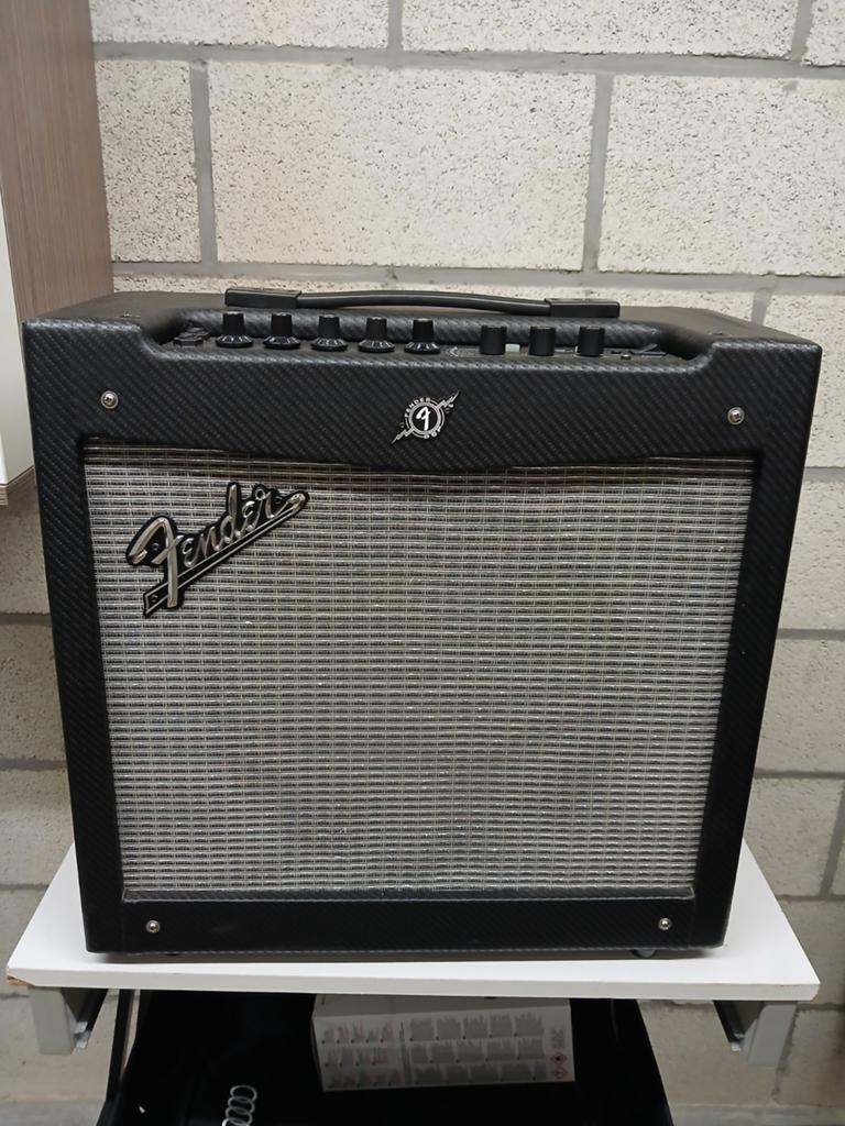 Fender Mustang 2 gitaarversterker 40W, Musique & Instruments, Amplis | Basse & Guitare, Enlèvement