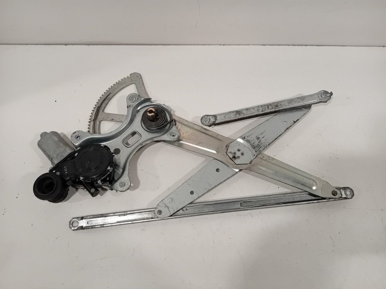 Raammechaniek elektrisch rechts voor Toyota RAV4, Onderdelen@venauto.nl, Van der Ven Autorecycling B.V., Daihatsu, Ettenseweg 76, 4706 PB Roosendaal, The Netherlands