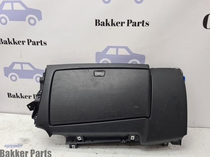 Boîte à gants d'un BMW 1-Serie, -, -, 3 mois de garantie, Utilisé