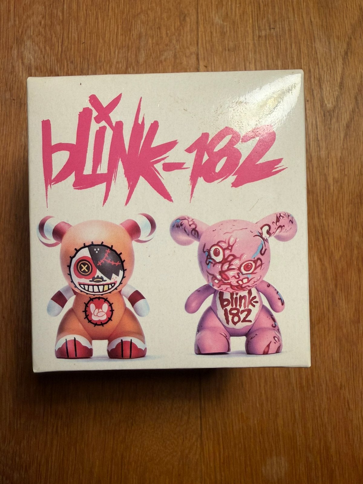 Blink 182 Bunny 2009 + series 3 blind box, Ophalen of Verzenden, Zo goed als nieuw
