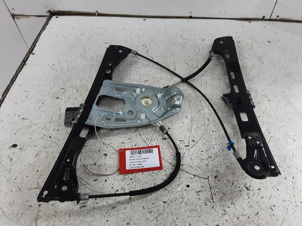 VITRE MECANISME AVANT DROIT C (W203) (A2037203046), Mercedes-Benz, Mevr. I. Hauben, Utilisé, Rue de l'Espoir 34 34
4030  GRIVEGNÉE, BE