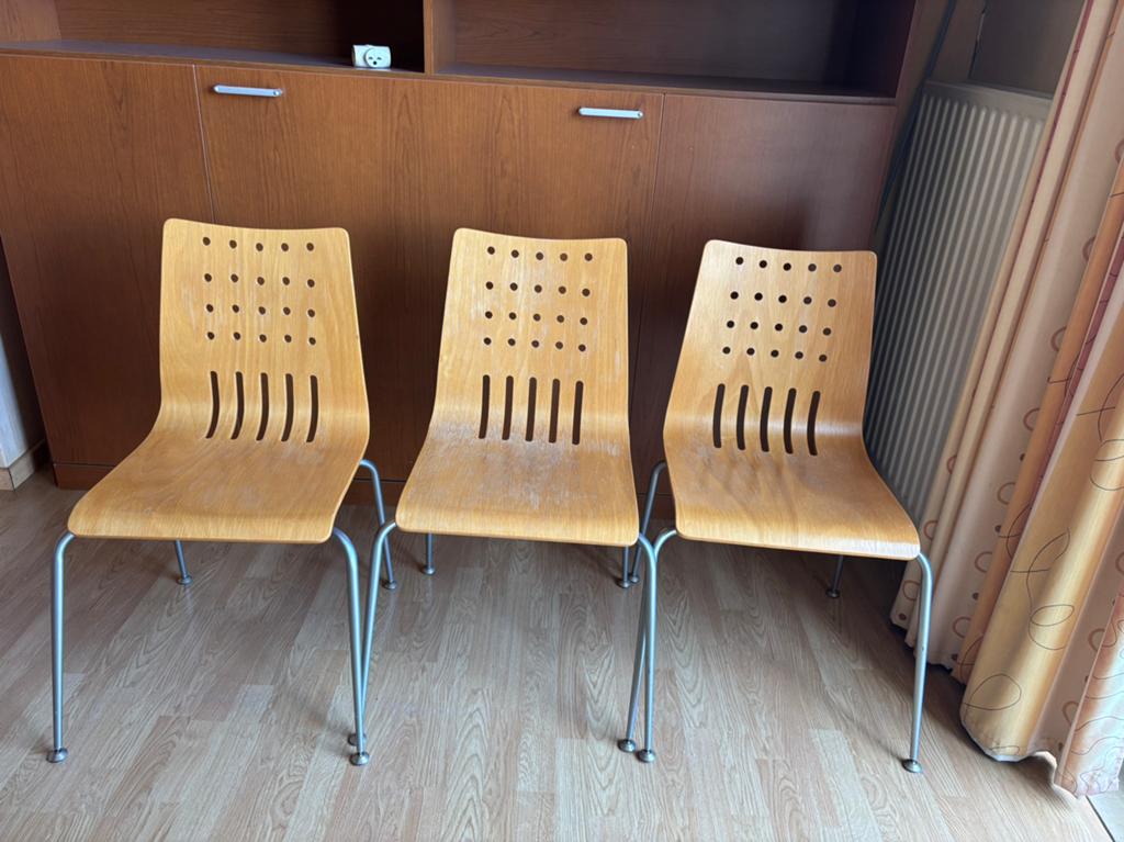 Houten stoelen, Huis en Inrichting, Stoelen, Zo goed als nieuw, Ophalen