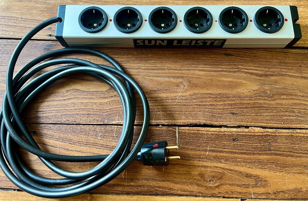 Sun Audio / Sun Leiste 6 stekkerblok met 3,70M kabel, Audio, Tv en Foto, Audiokabels en Televisiekabels, Ophalen of Verzenden