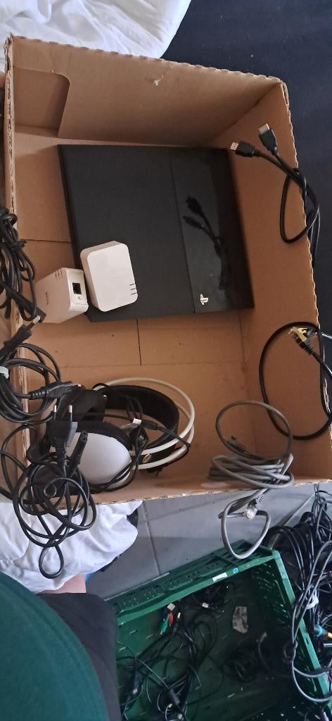 Manettes PS4 + 2, 500 GB, Enlèvement ou Envoi, Utilisé, Avec 2 manettes