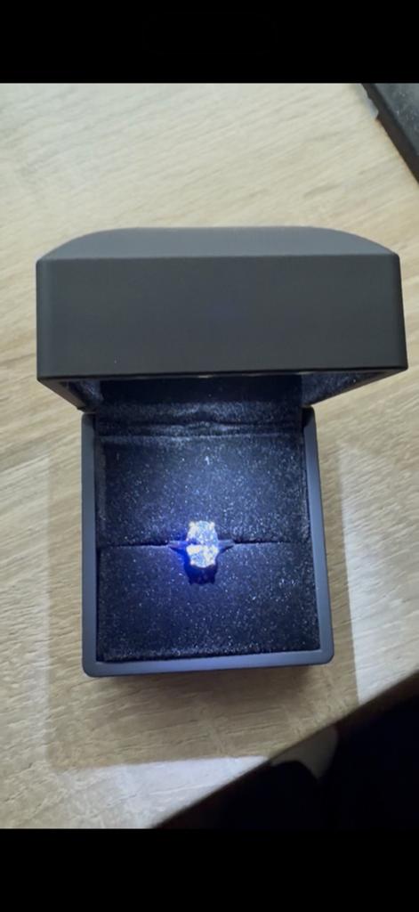 2.03 karaat diamant ovaal ring, Handtassen en Accessoires, Ringen, Ophalen, Nieuw, Goud