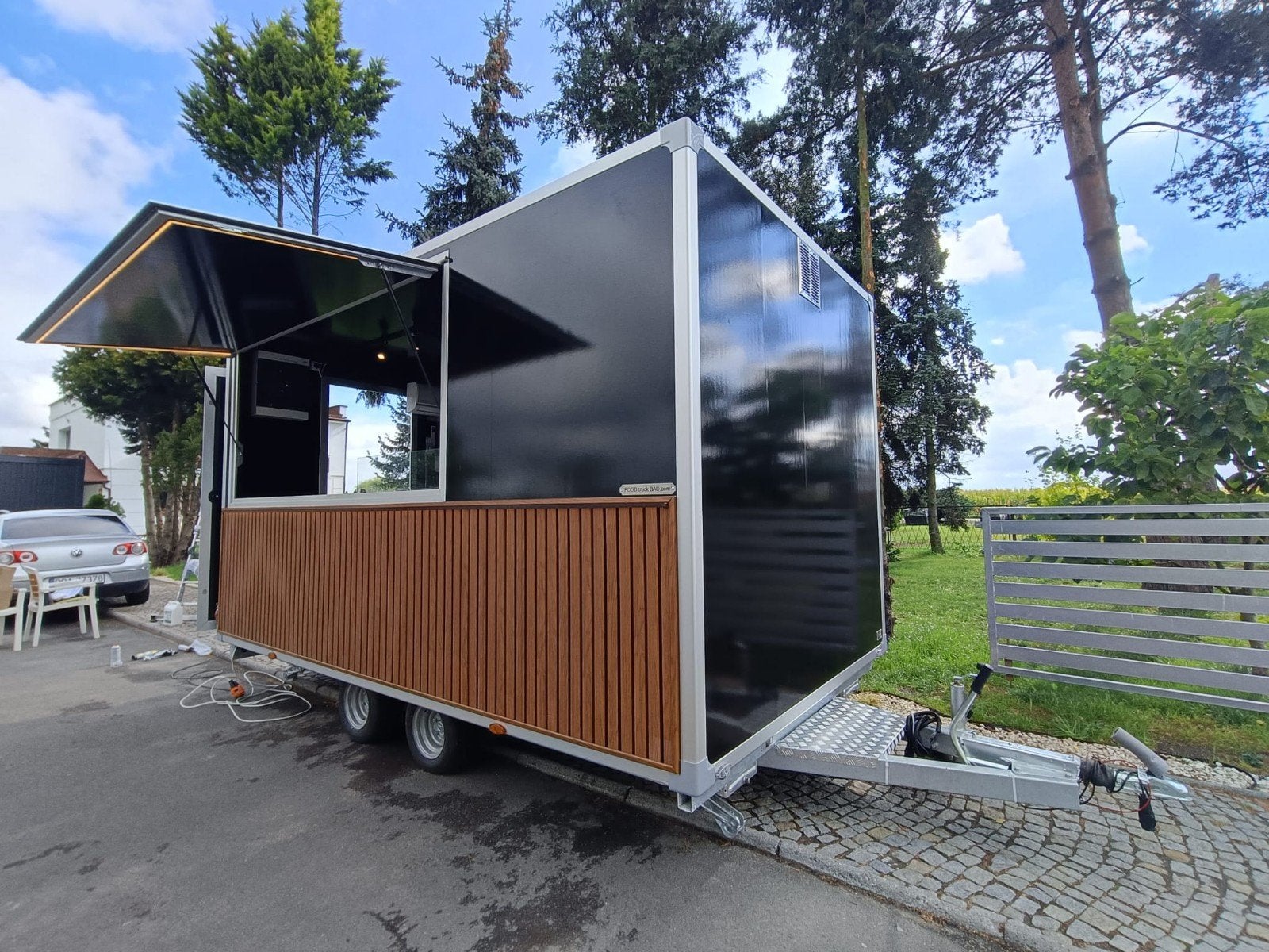 Nieuwe luxe mobiele pizzeria / Foodtrailer (420 x 240 x, Ophalen