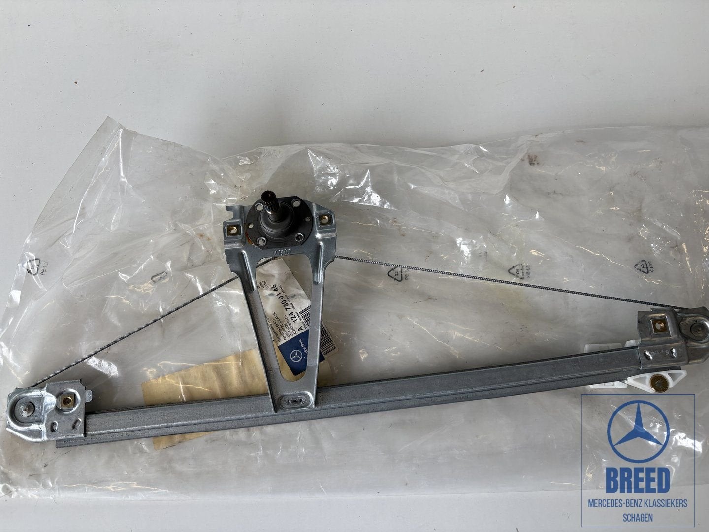 NOS raammechaniek linksachter voor Mercedes-Benz W124 S124, Autos : Pièces & Accessoires, Neuf, -, -, Enlèvement ou Envoi