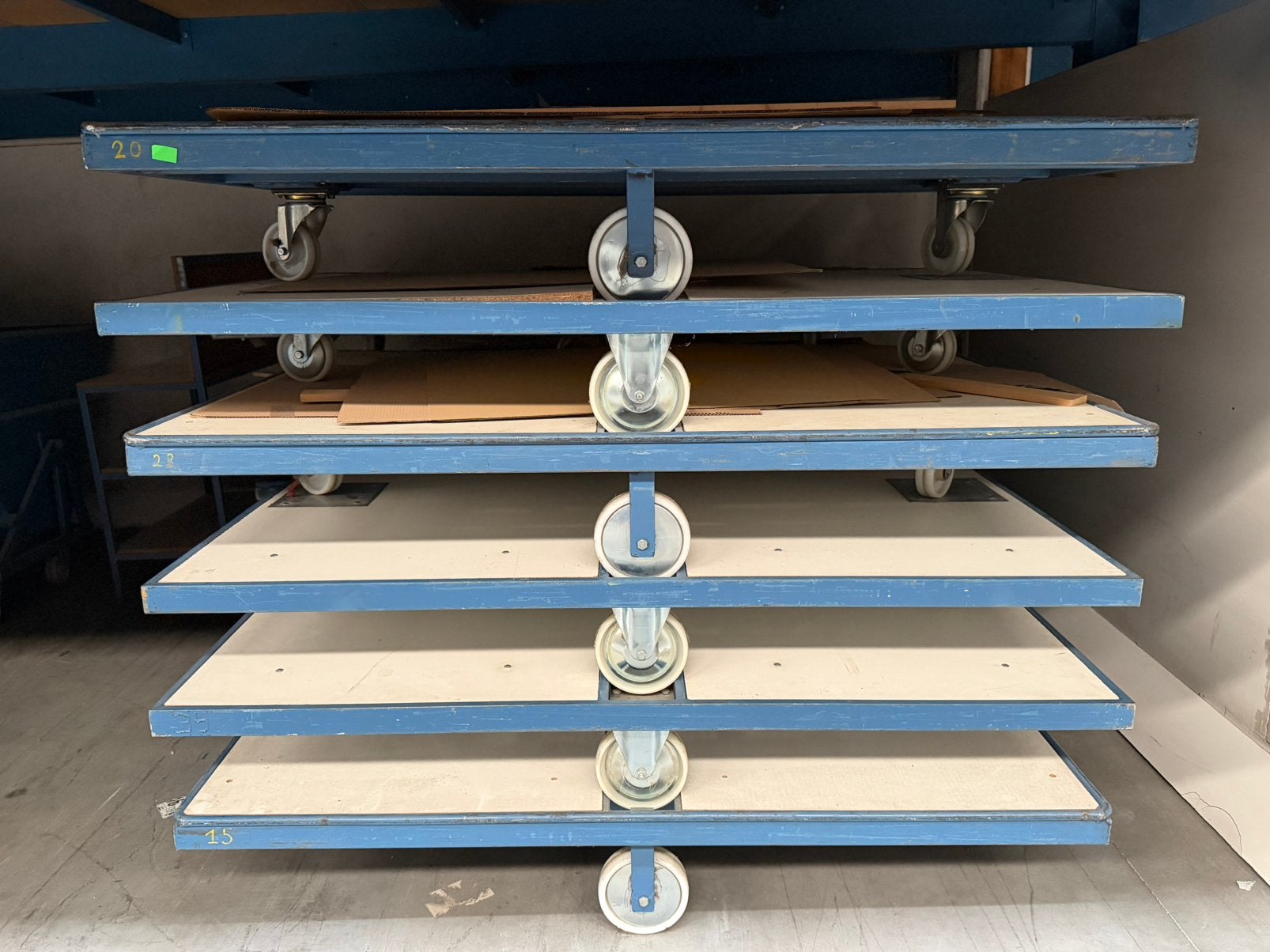 CHARIOTS PLATS, Enlèvement, Comme neuf