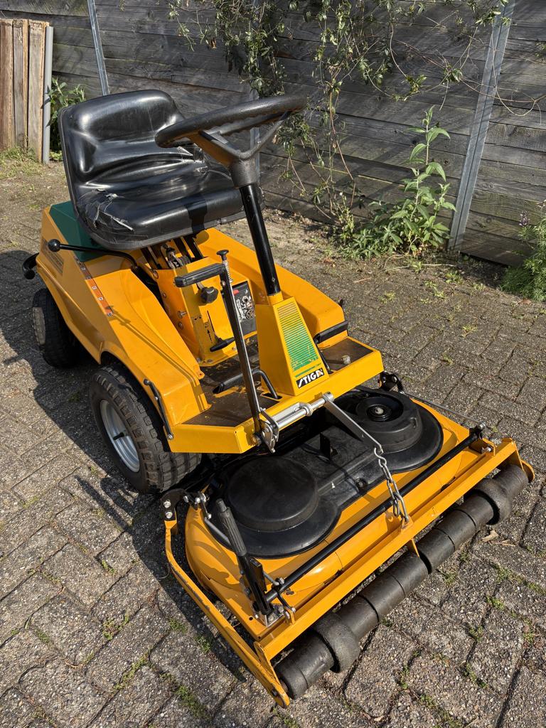 Stiga Villa Evolution zitmaaier, Tuin en Terras, Zitmaaiers, Ophalen, Gebruikt, Stiga, Mulchfunctie