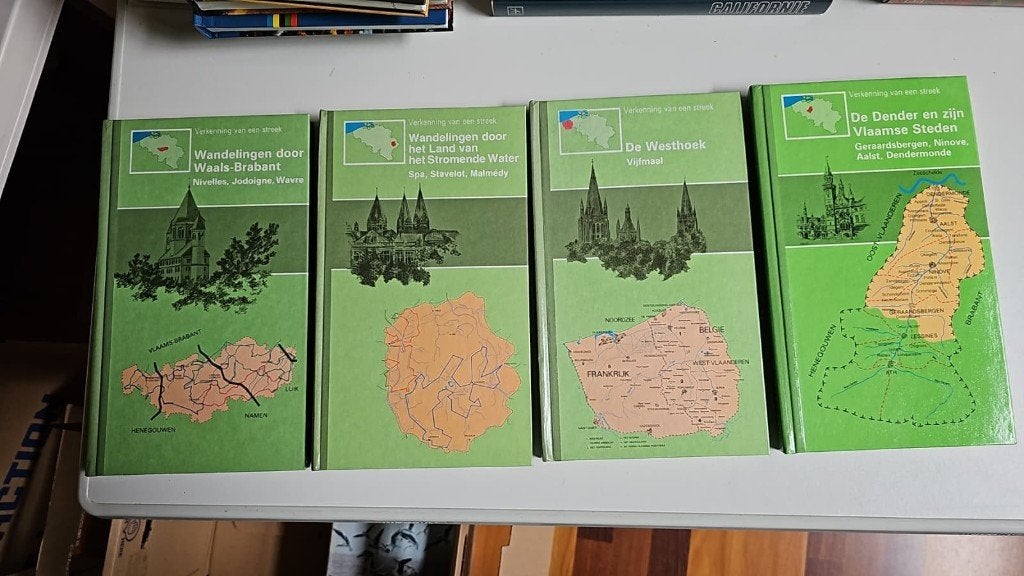 Artis - Historia : Verkenning van een streek - 4 boeken, Enlèvement