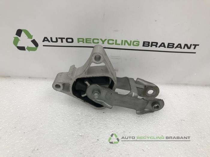Support moteur d'un Mercedes B-Klasse, -, 3 mois de garantie, Utilisé, -