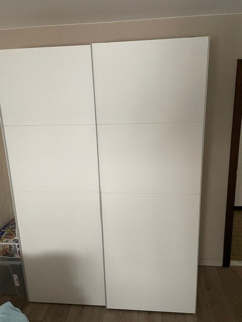 WITTE slpk KAST met 2 schuifdeuren H 190 x 150 x 60, Antiek en Kunst, Antiek | Meubels | Kasten, Ophalen