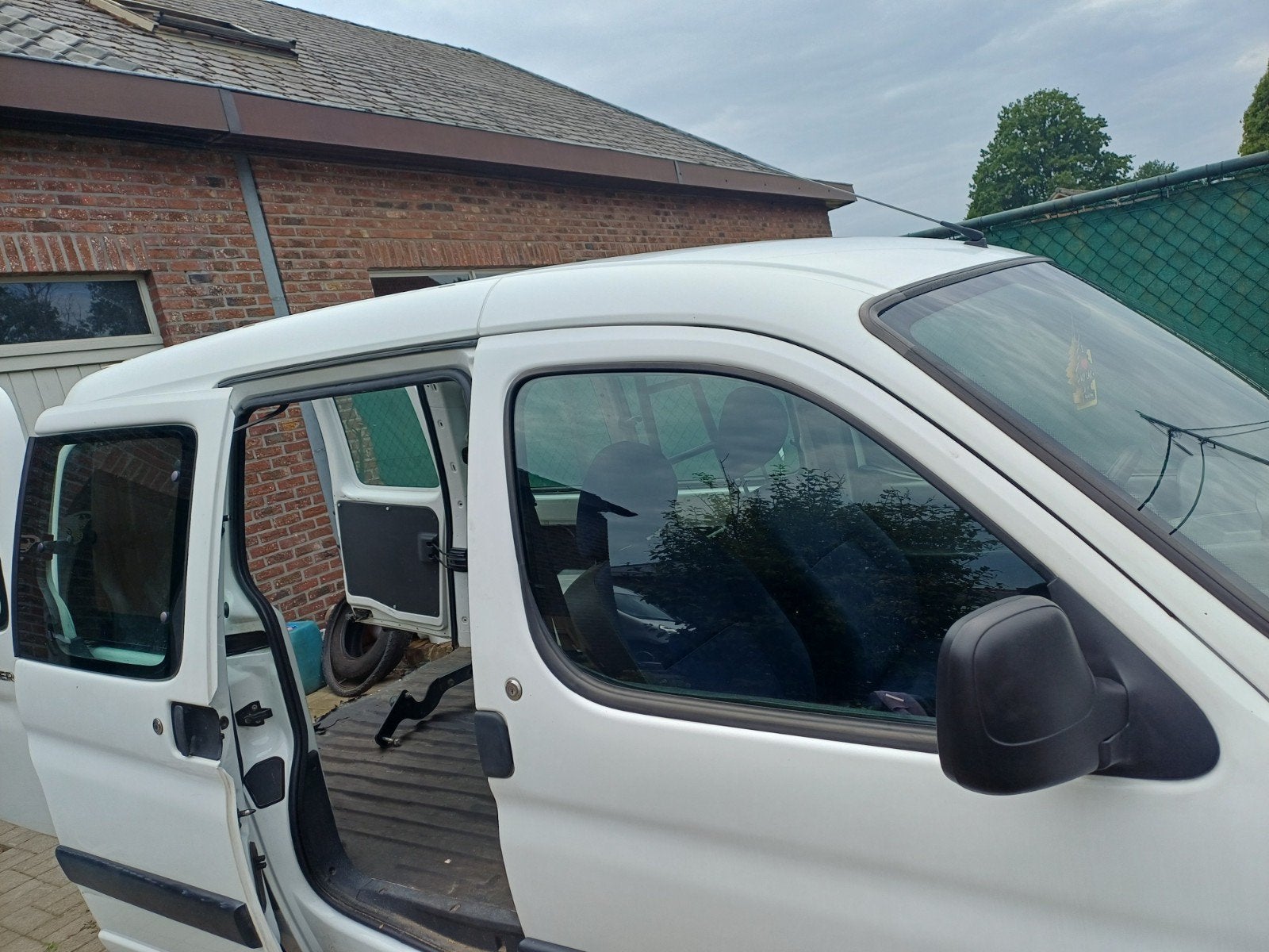 Peugeot partner airco, 1600 cc, Particulier, 2 zetels, Te koop