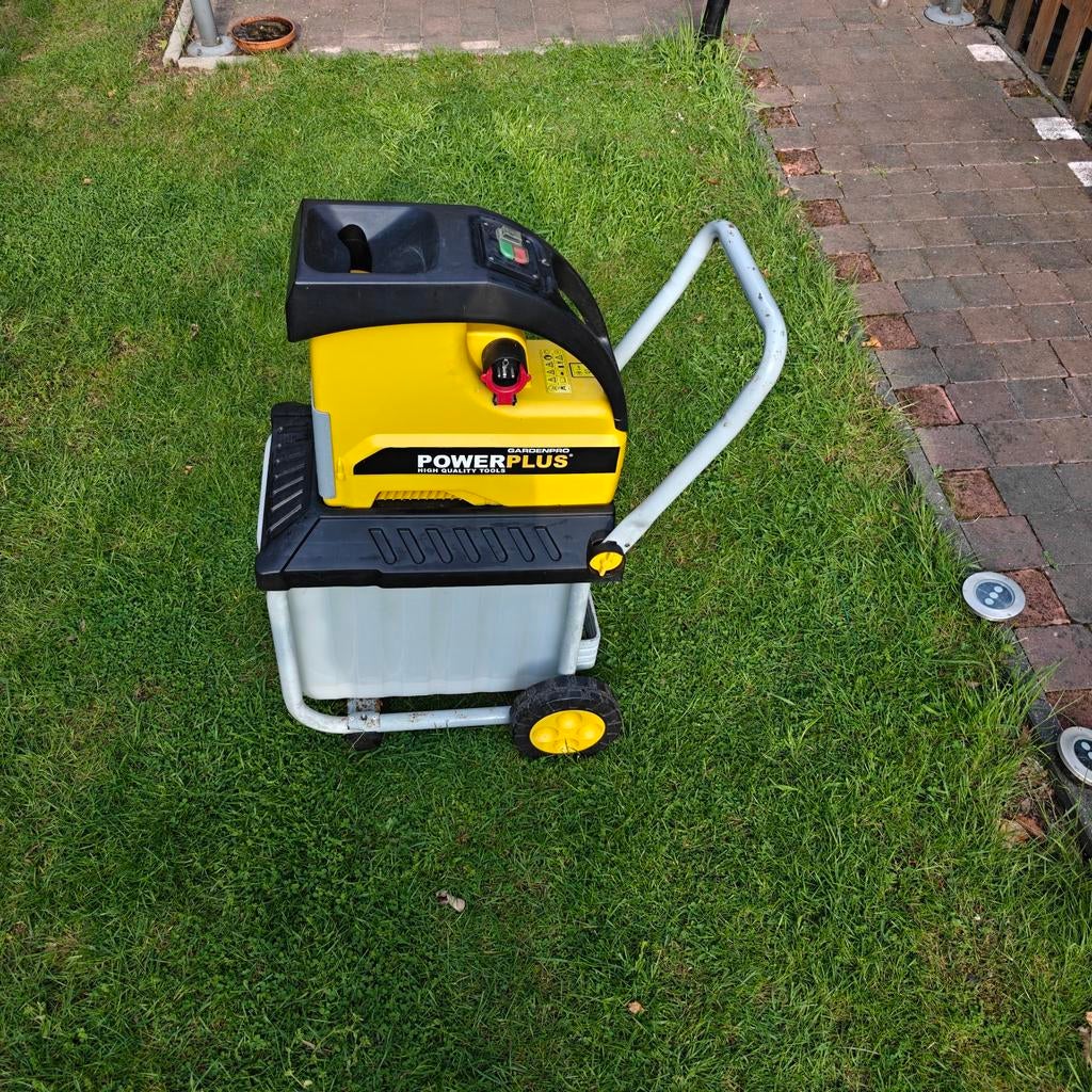 Powerplus Elektrische Hakselaar 2500W – Slechts 2x gebruikt!, Ophalen
