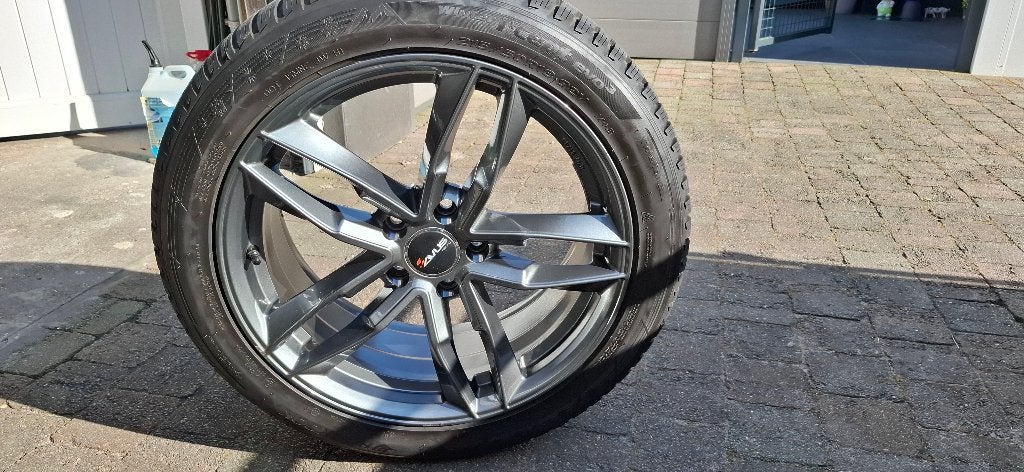 Velgen & banden Vw T-Roc, Ophalen, 18 inch, 215 mm, Winterbanden