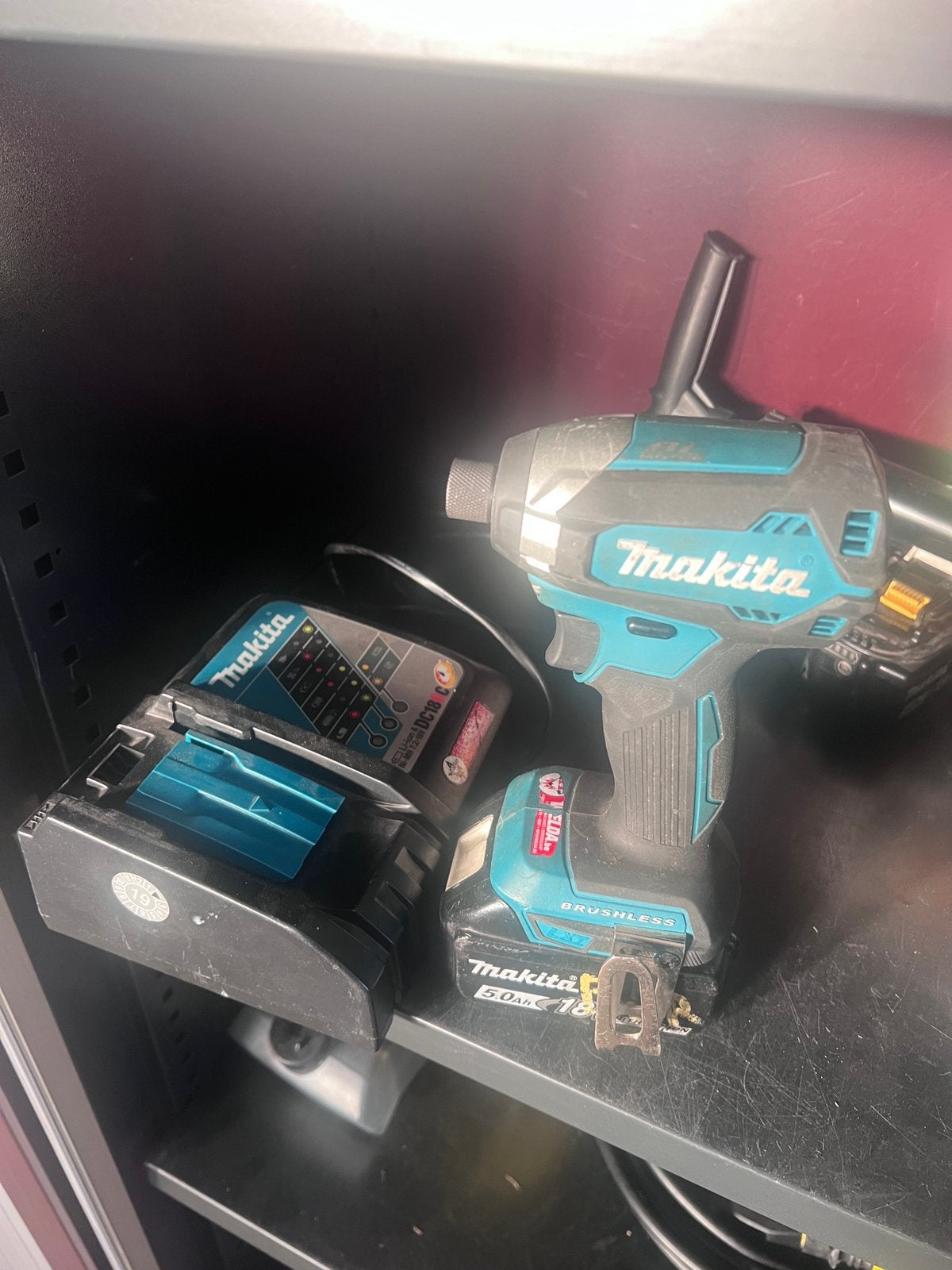 Makita, Ophalen, Zo goed als nieuw