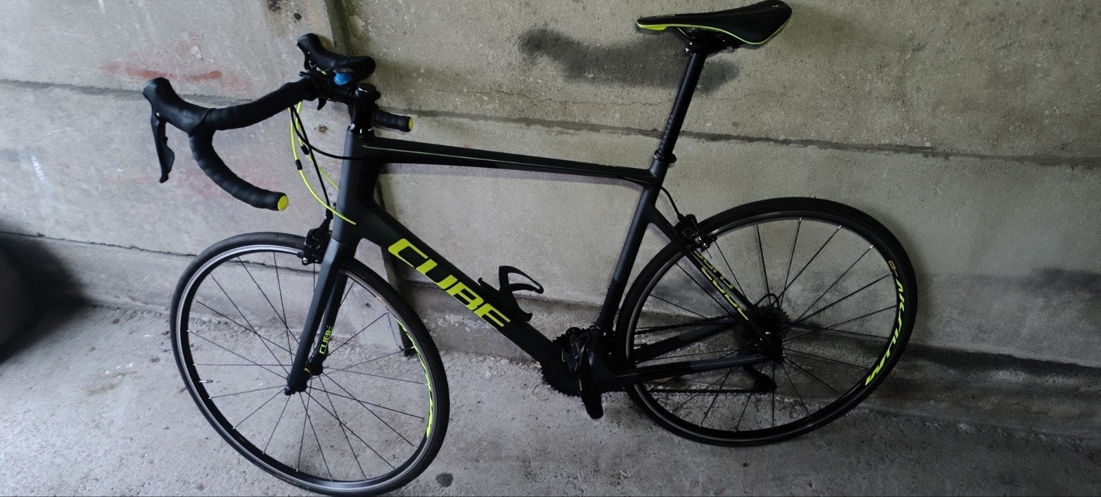 cube attain xl, Fietsen en Brommers, 57 tot 61 cm, Ophalen, Zo goed als nieuw, Velgrem
