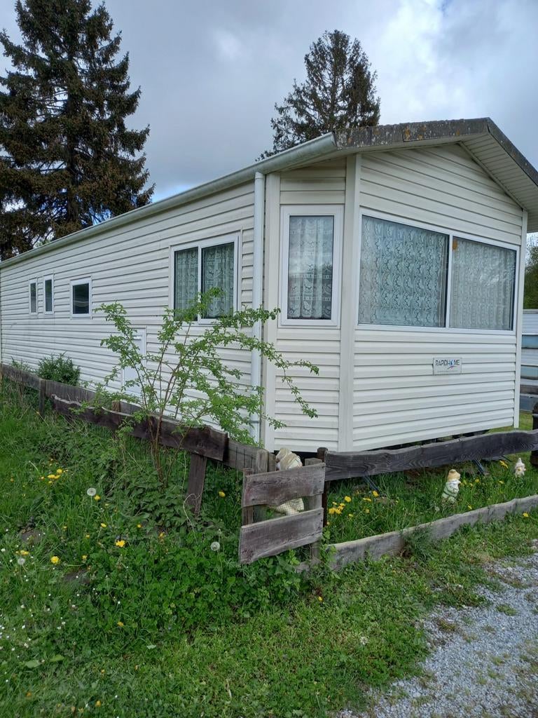 Caravane 13m sur 3.80. Camping à Moha, près de Huy., Caravans en Kamperen