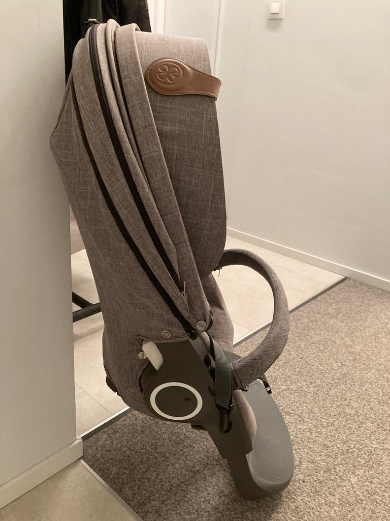 Grijs kinderzitje merk Stokke (zonder onderstel), Kinderen en Baby's, Buggy's, Ophalen, Gebruikt, Overige merken, Verstelbare rugleuning
