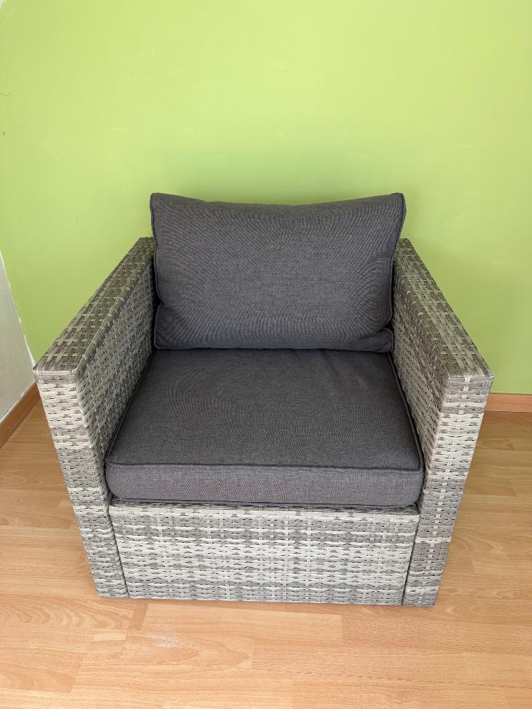Loungeset: 2 x eenzit (inclusief kussens), Zo goed als nieuw, Loungeset, Wicker, Bank