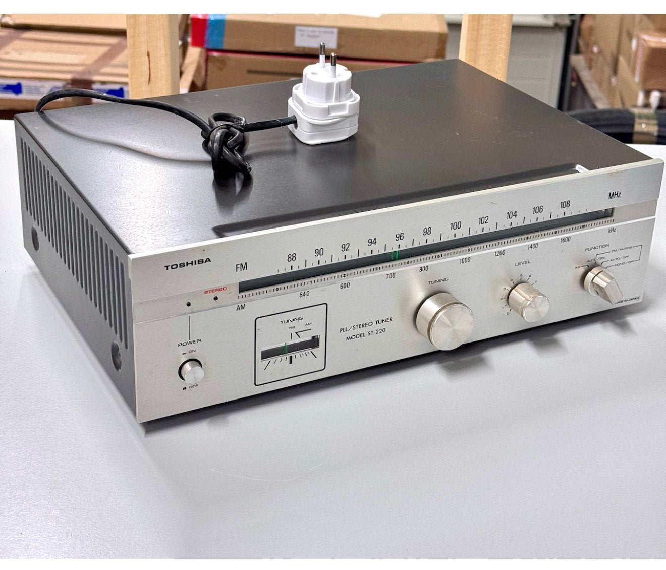 TOSHIBA ST-220 ST220 vintage stereo am-fm tuner pll japan, Ophalen of Verzenden, Zo goed als nieuw, Analoog
