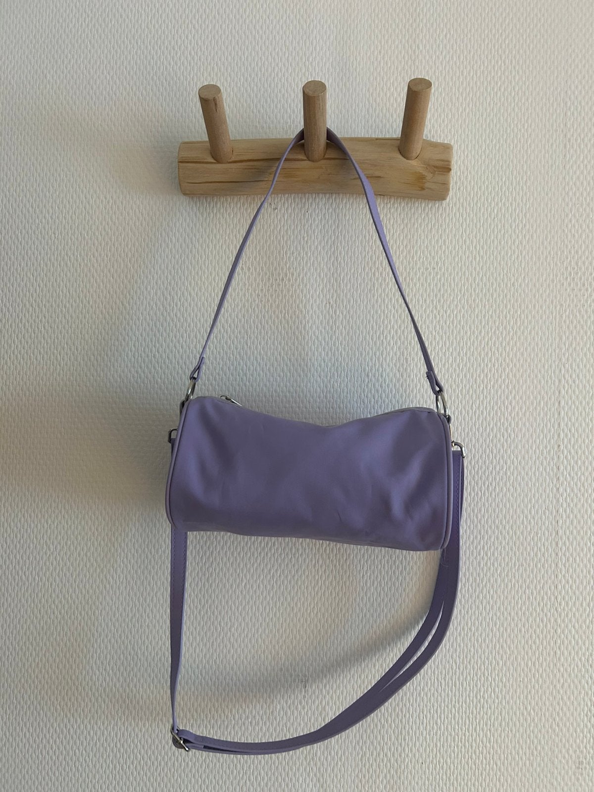 Lila paarse handtas schoudertas crossbody Divided H&M, Handtassen en Accessoires, Tassen | Damestassen, Ophalen of Verzenden, Nieuw