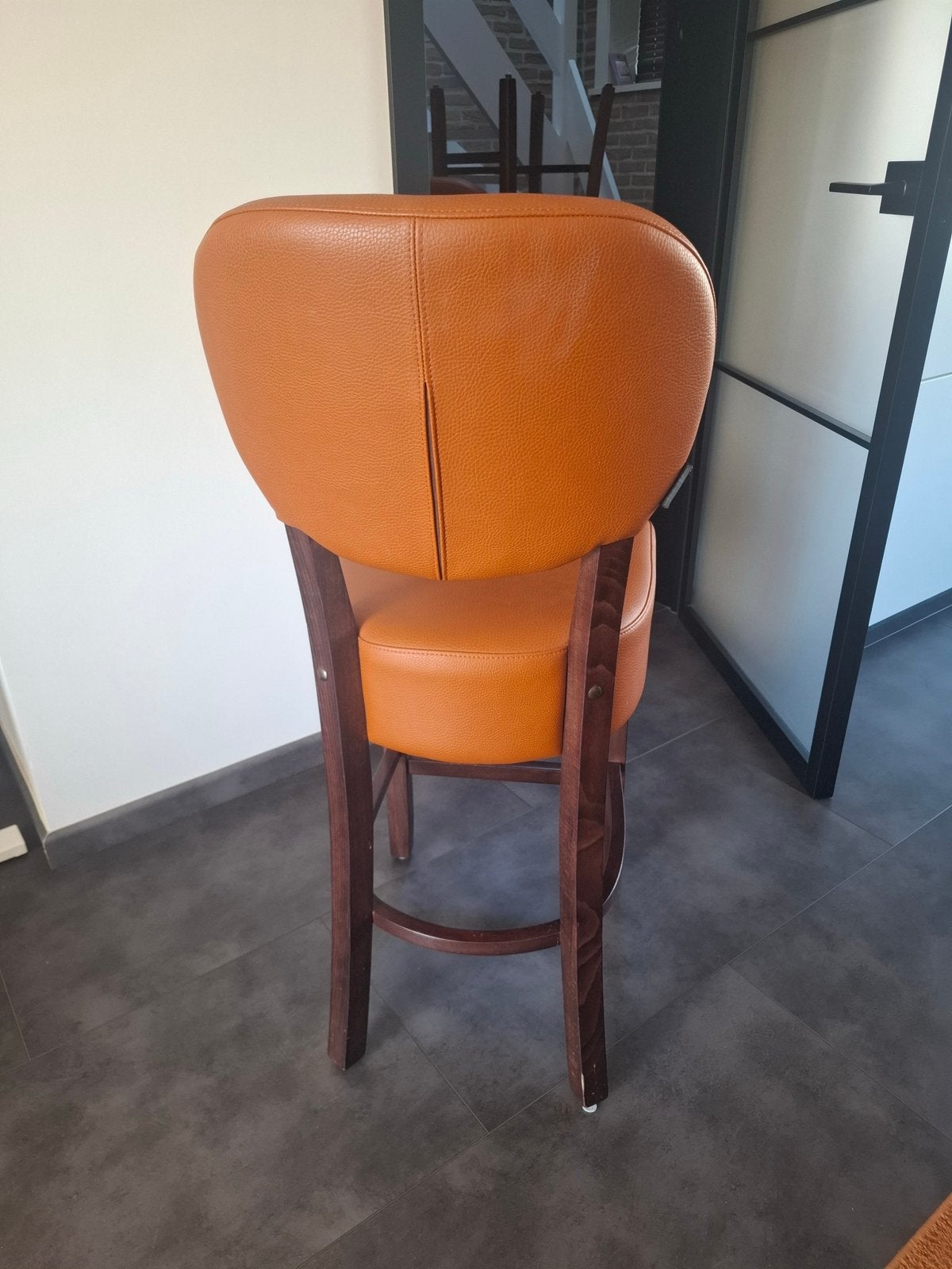 6 barstoelen in cognac kleur, Huis en Inrichting, Ophalen, 5 krukken of meer, 60 tot 90 cm, Hout