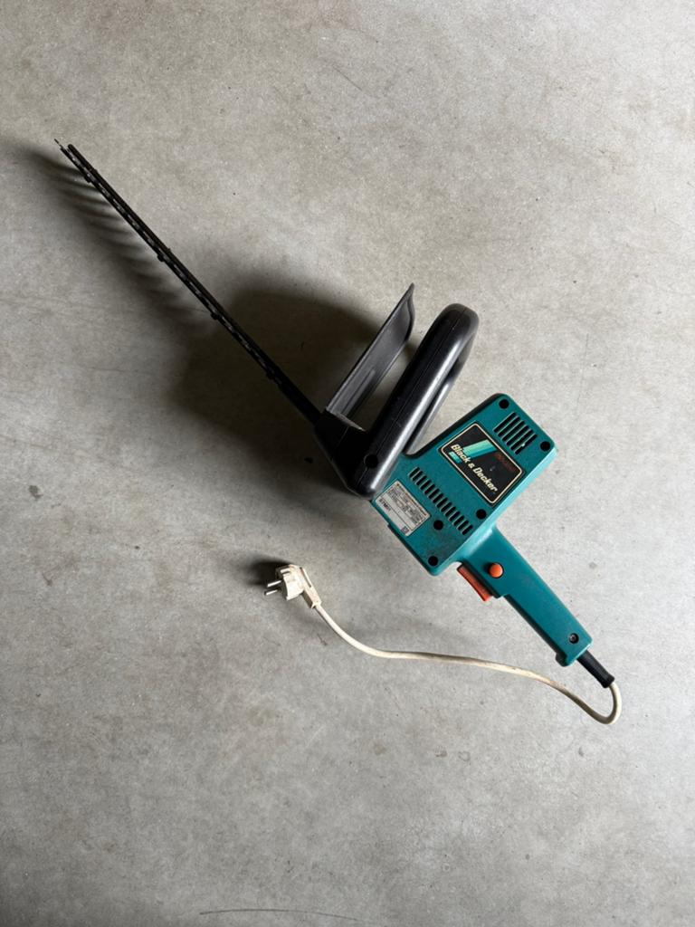 Black & Decker - Heggenschaar, Tuin en Terras, Heggenscharen, Ophalen, Gebruikt, Elektrisch