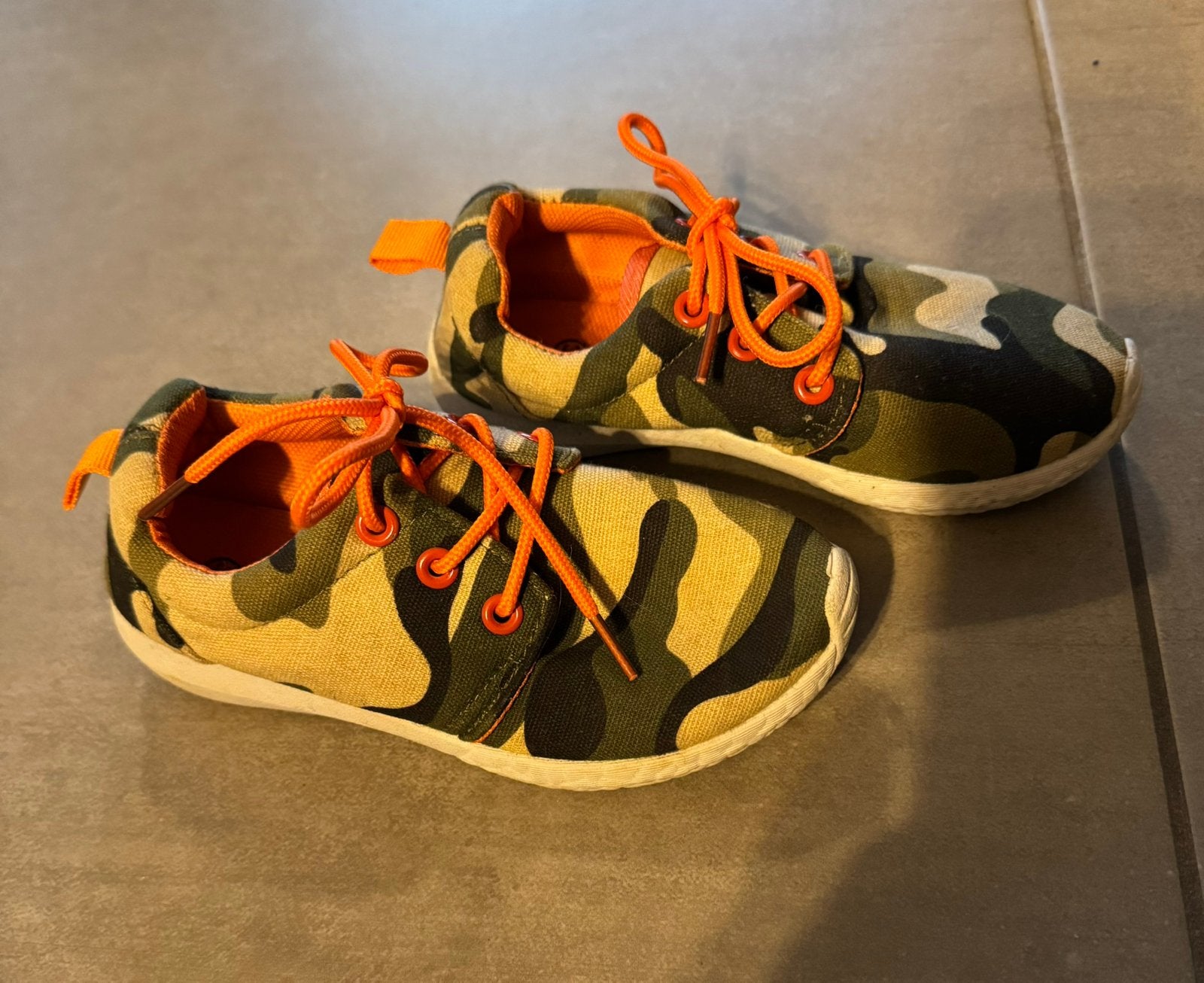 Maat 30 camouflage schoenen, Garçon ou Fille, Comme neuf, Enlèvement, Chaussures