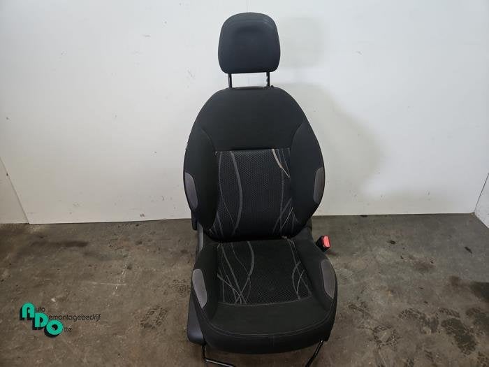 Siège droit d'un Peugeot 208 (208 12-), Autos : Pièces & Accessoires, -, 3 mois de garantie, Utilisé, -