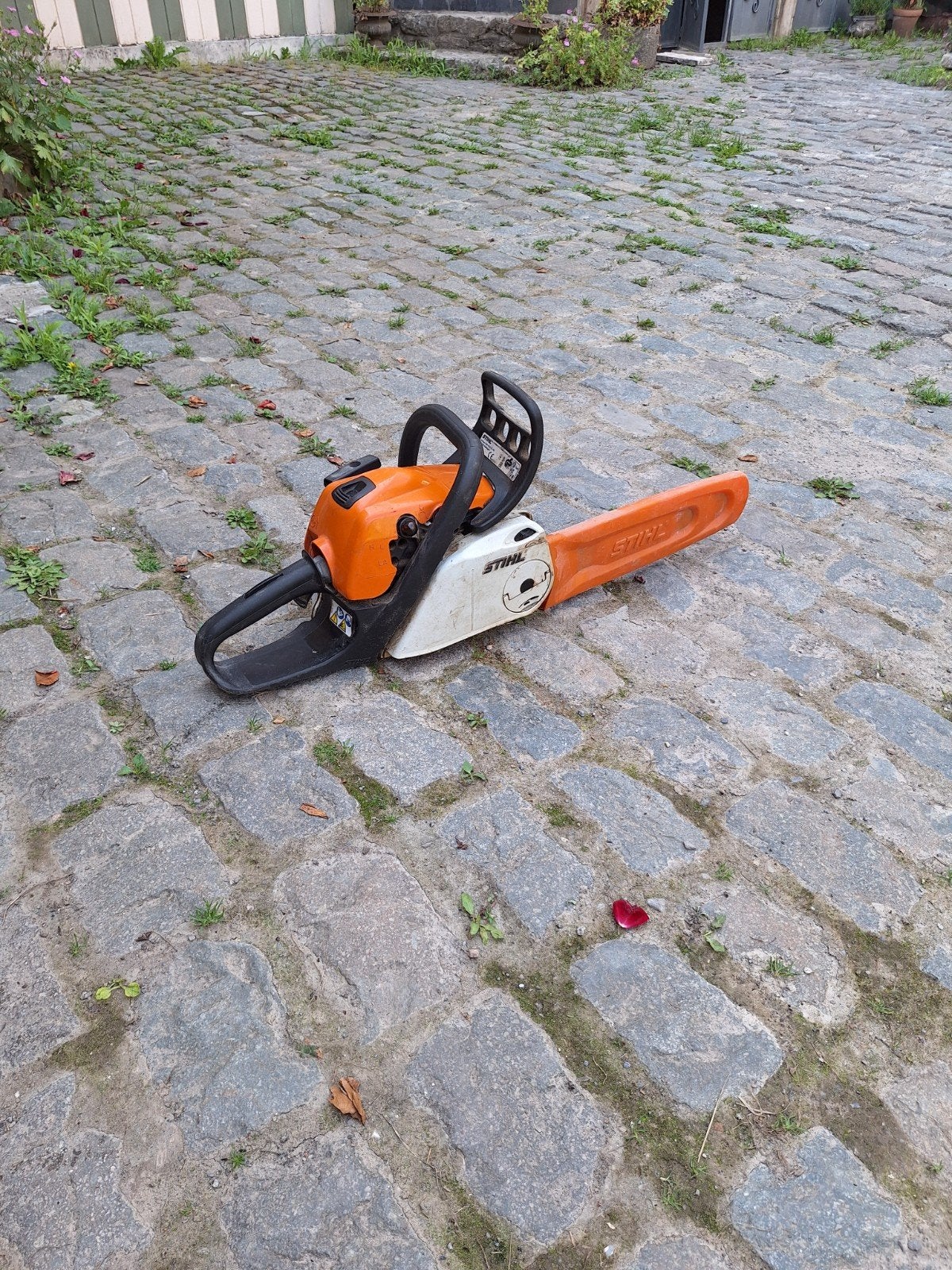 Kettingzaag Stihl MS211C, Ophalen