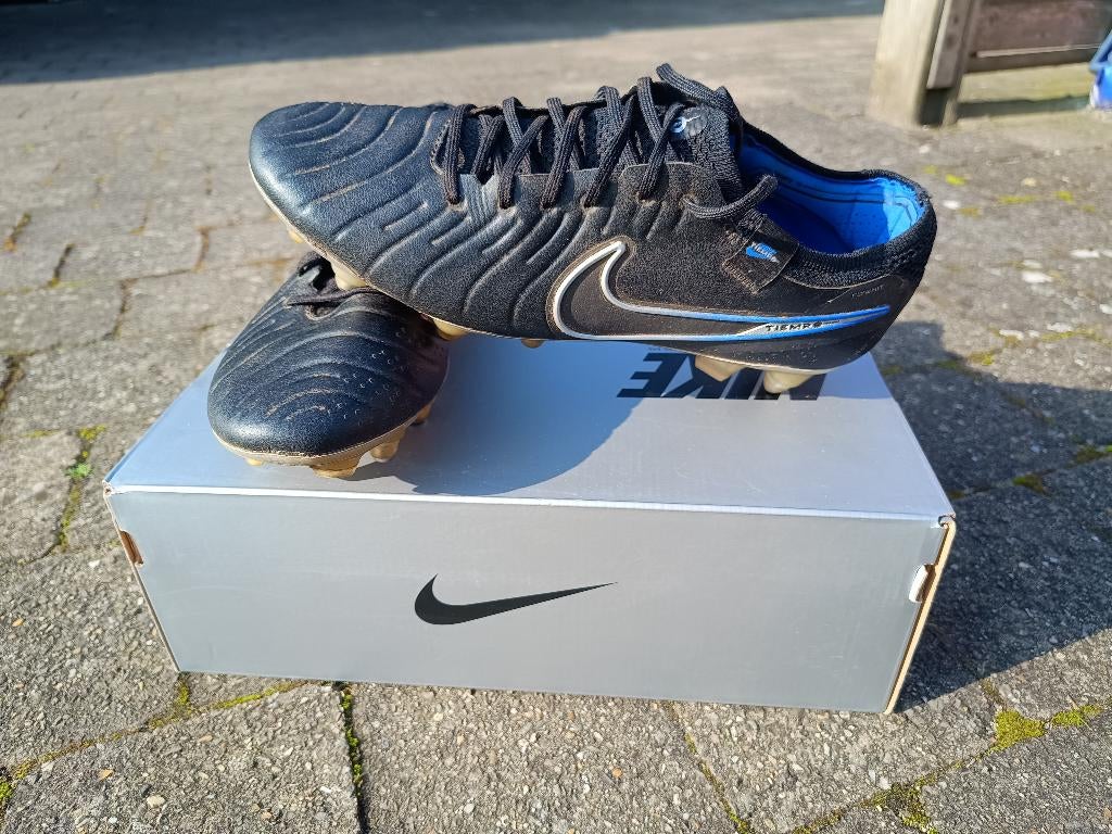 Voetbalschoenen (ijzeren noppen) Nike Tiempo maat 41, Sport en Fitness, Voetbal, Ophalen