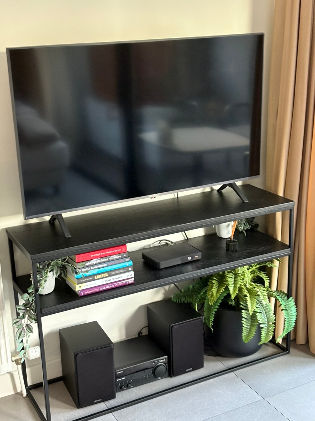 TV toestel met mooie side table, Enlèvement, Comme neuf