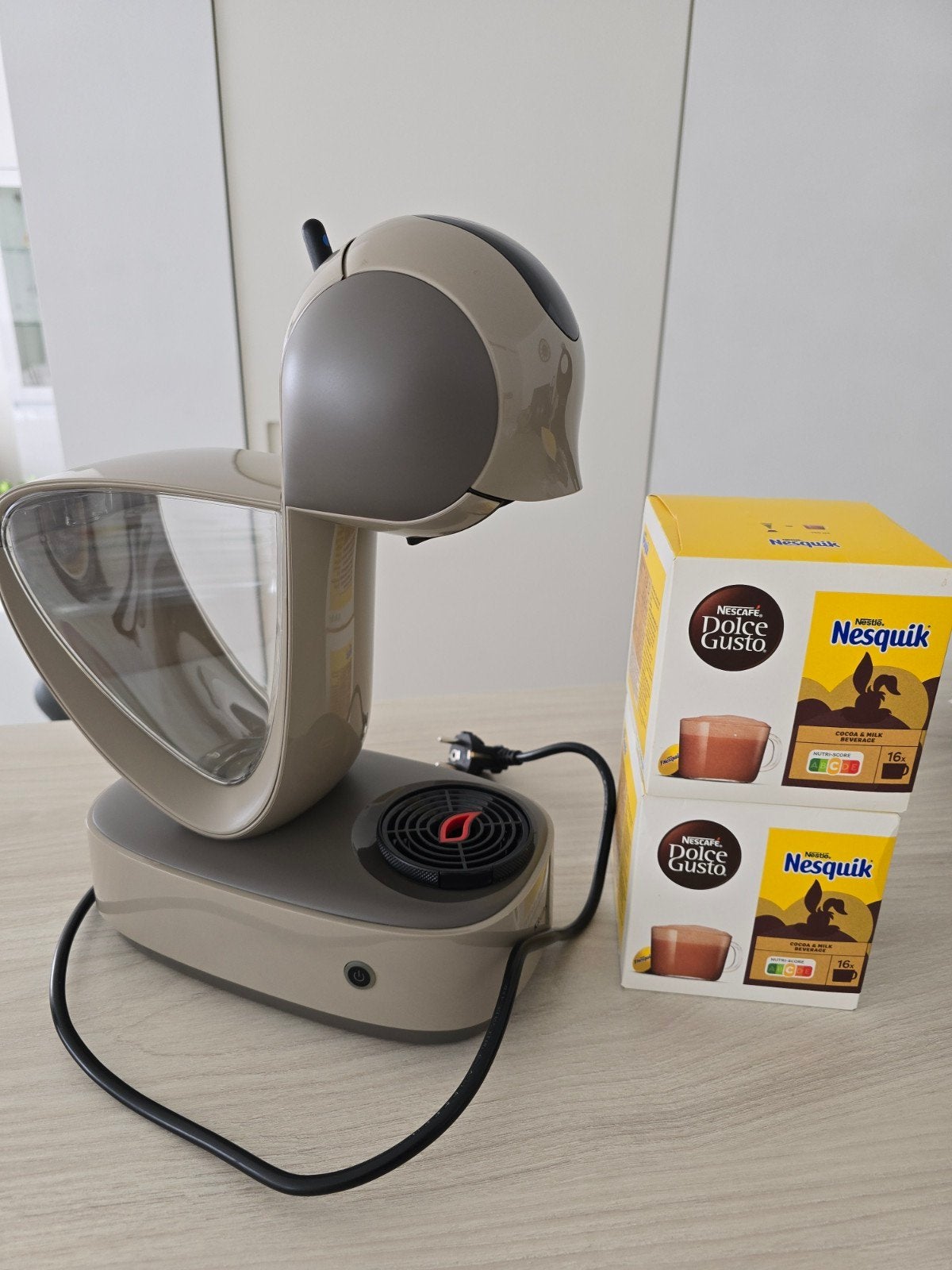 Dolce Gusto Krups gloednieuw, ongebruikt + 2 dozen Nesquik, Ophalen of Verzenden