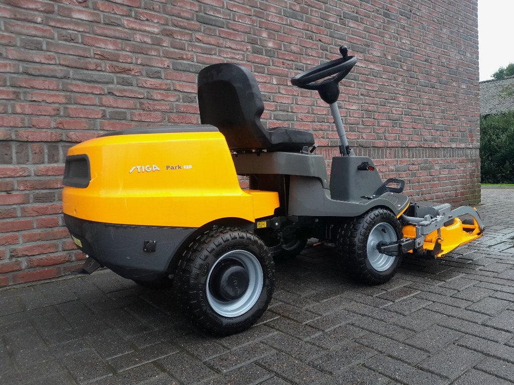Compacte Stiga Zitmaaier, Tuin en Terras, Ophalen, Stiga, Zo goed als nieuw, Elektrische starter
