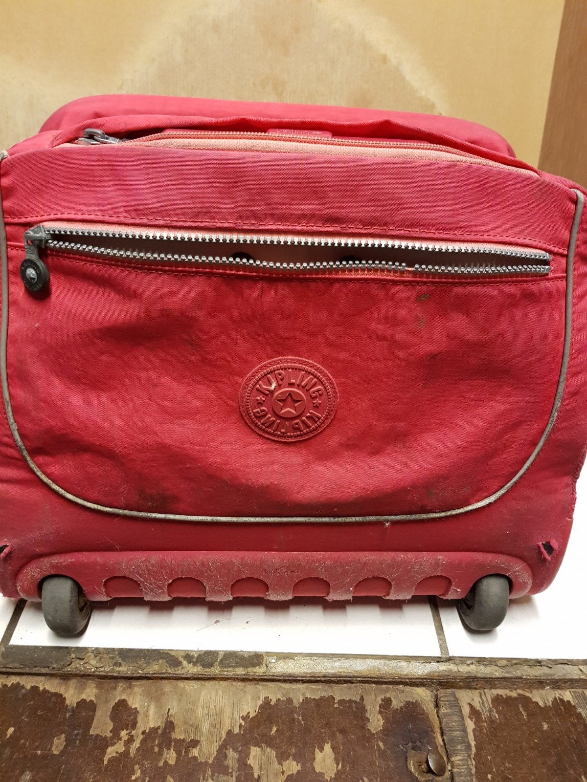 Cartable kipling à roulettes, Enlèvement, Roulettes
