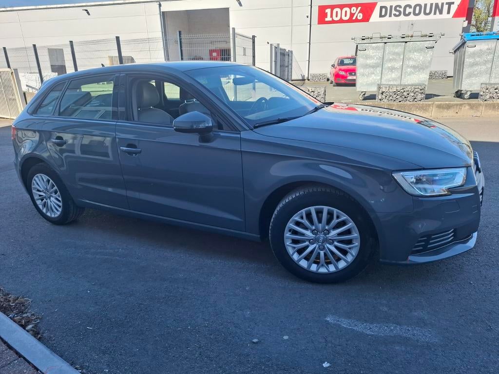 Audi A3 1.6 TDI BOÎTE AUTOMATIQUE ETAT NEUF, Cuir, Argent ou Gris, Entreprise, 5 portes