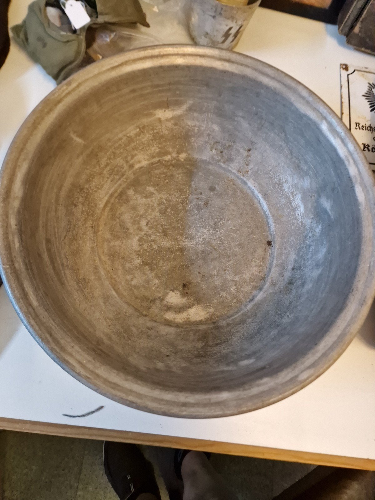grote duitse waskom getekend zij kant en achteraan, Ophalen of Verzenden