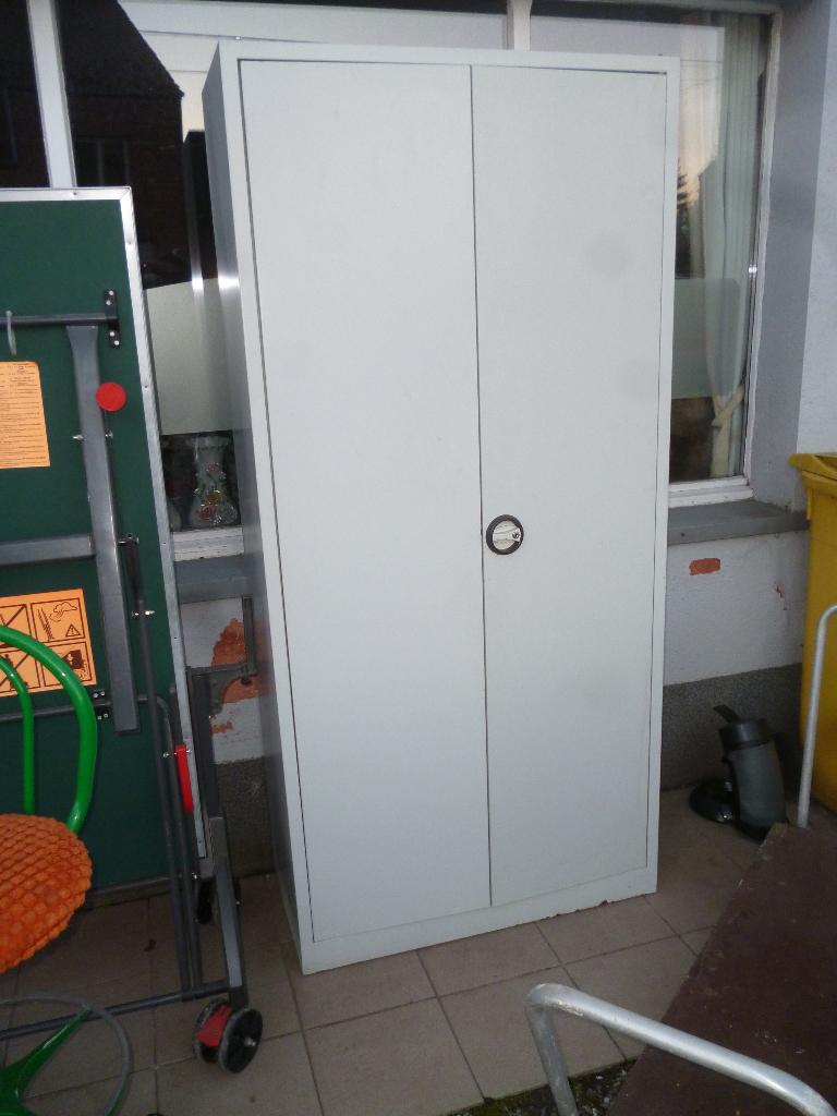 metalen kast, Huis en Inrichting, Kasten | Roldeurkasten en Archiefkasten, Ophalen, Metaal