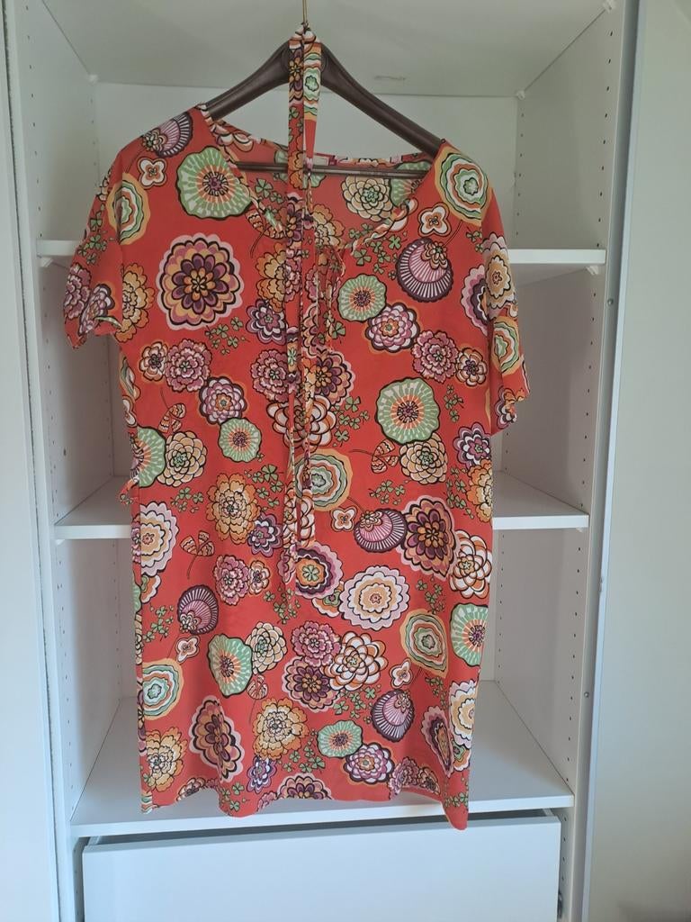 Mt 40 Oranje jurk met veelkleurige bloemen en korte mouwen, Kleding | Dames, Jurken, Maat 38/40 (M), Melvin, Oranje, Ophalen of Verzenden