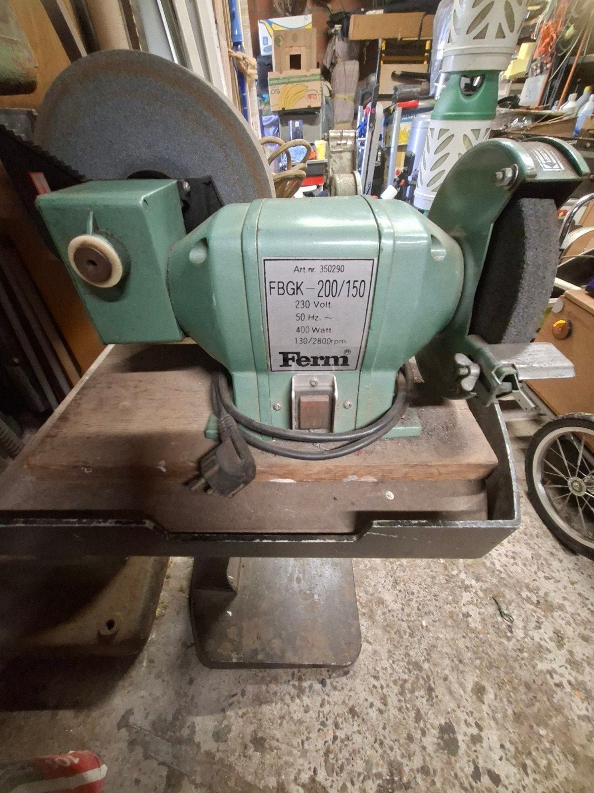 Zwaardere (droog en nat) slijpmolen, Doe-het-zelf en Bouw, Ophalen, Zo goed als nieuw, Minder dan 700 watt, Werkbankslijpmachine