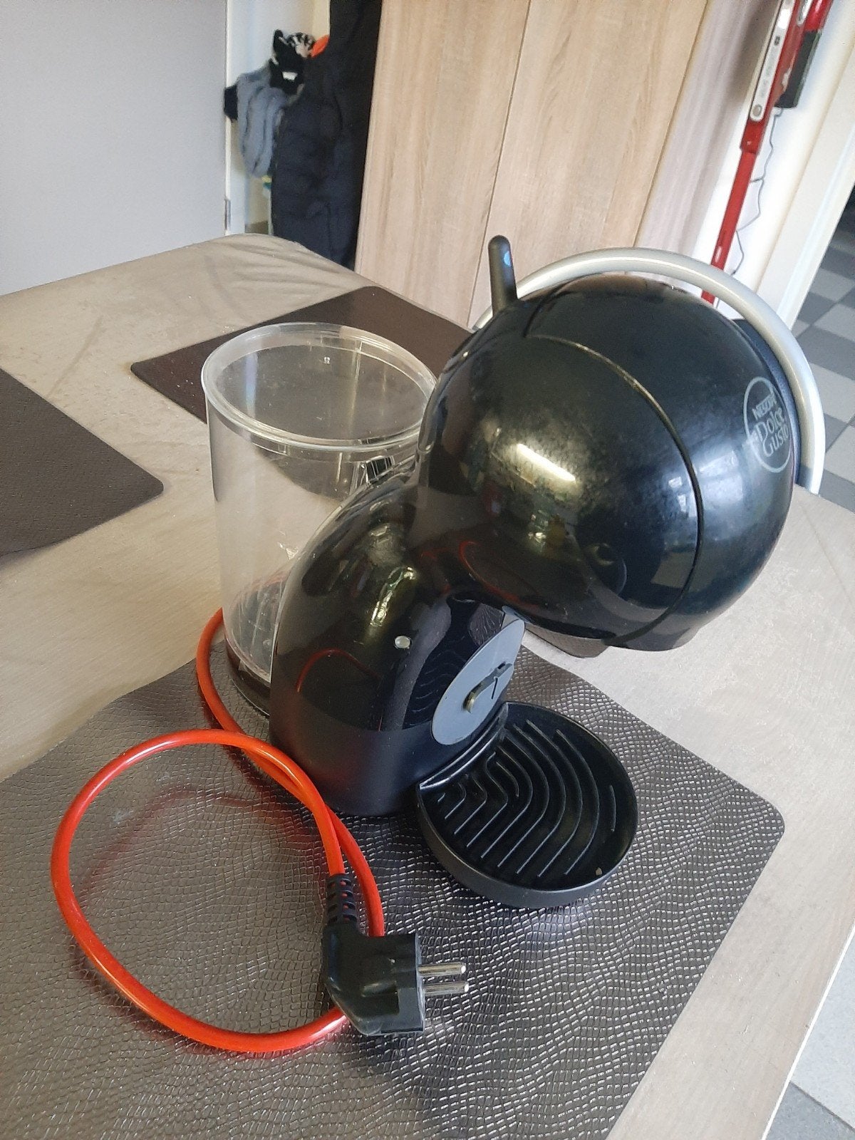 Dolce Gusto, Enlèvement