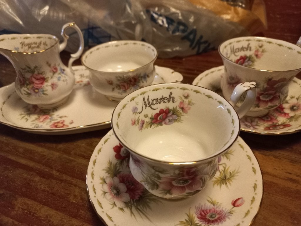 Royal Albert, Ophalen